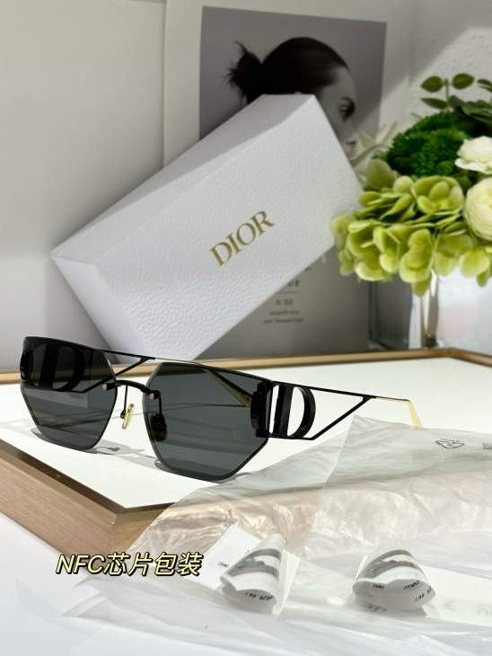 Picture of Dior Sunglasses _SKUfw76227136fw